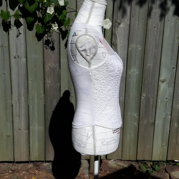 Size S Suzy Shier Floral Mesh Daisy tank top - Picture 2 of 12